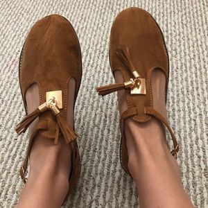 brown/tan women’s shoes size 9